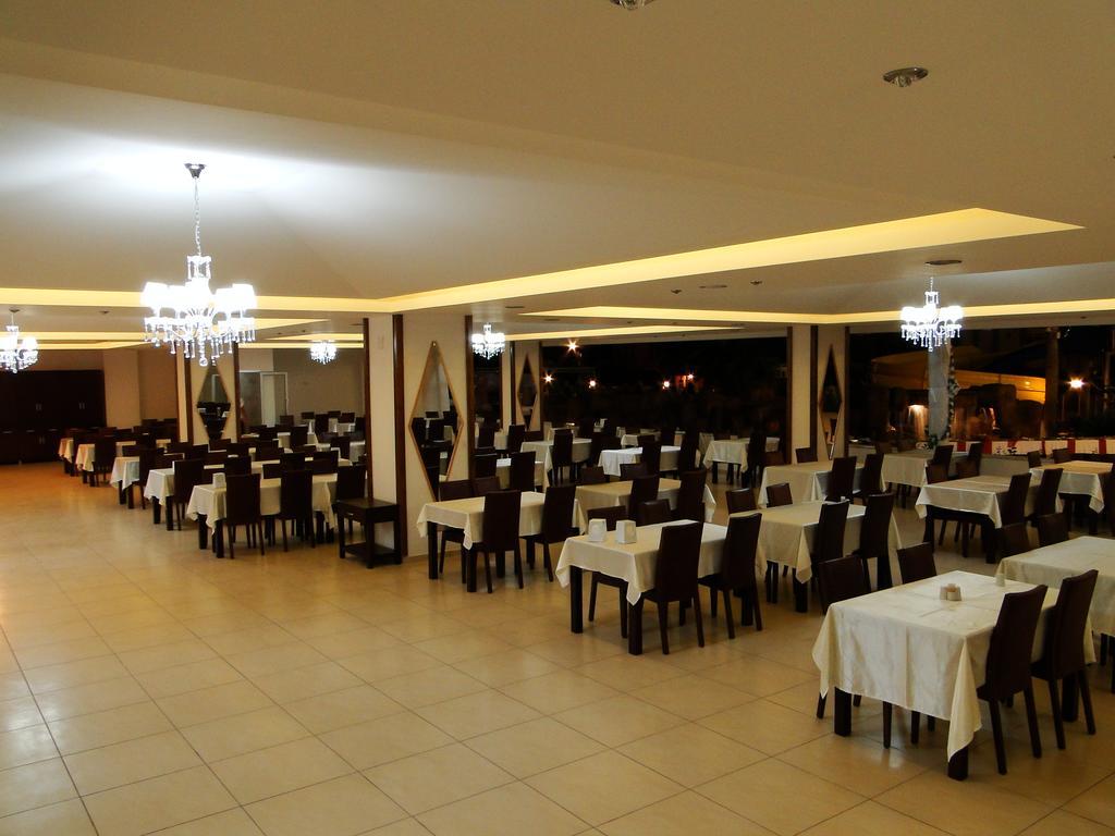 Gumus Hotel Arsuz Exterior photo