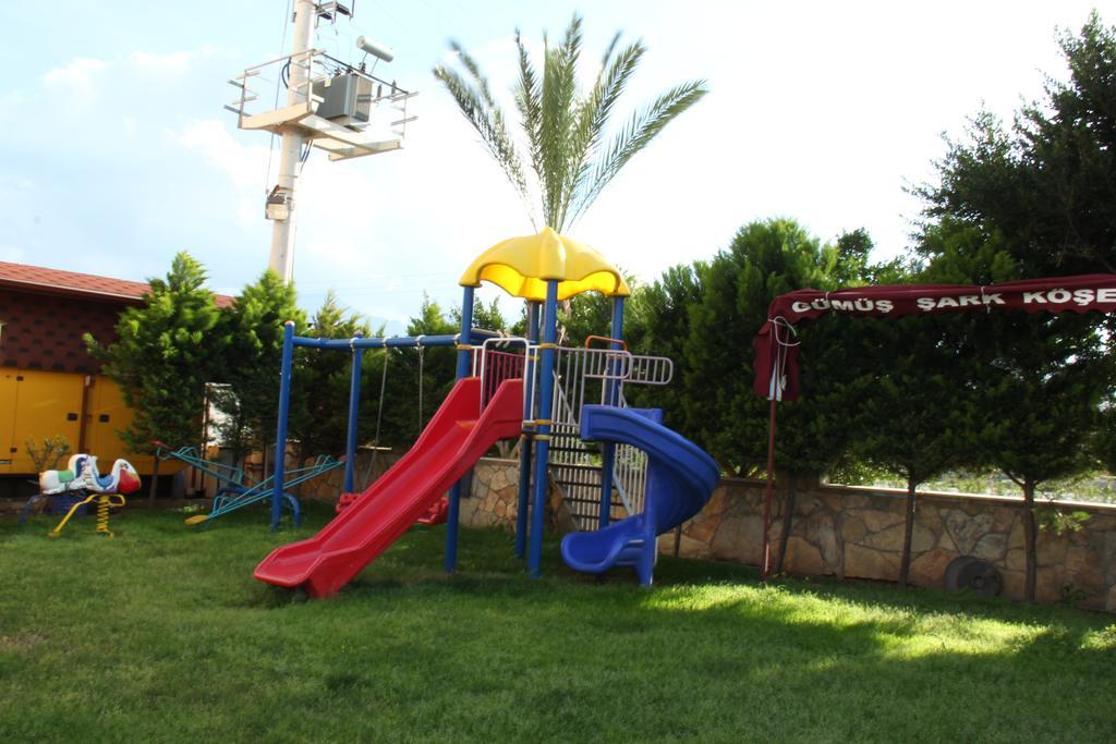 Gumus Hotel Arsuz Exterior photo