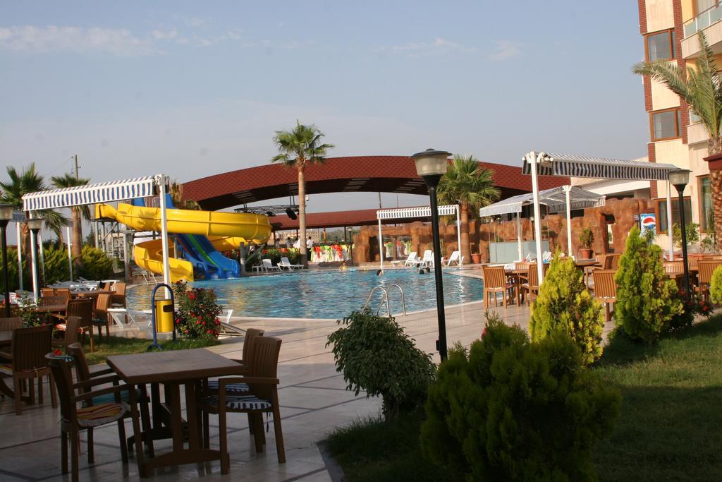 Gumus Hotel Arsuz Exterior photo
